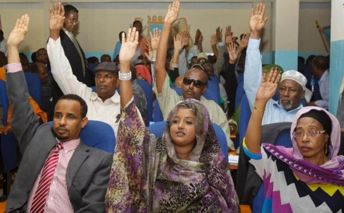 ترحب دولي بتولي المرأة الصومالية 26% من مقاعد مجلس الشيوخ