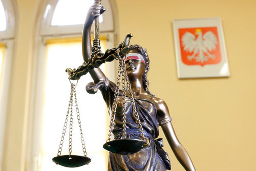 محكمة بولندية: الاتفاقية الأوروبية لحقوق الإنسان تتعارض مع الدستور