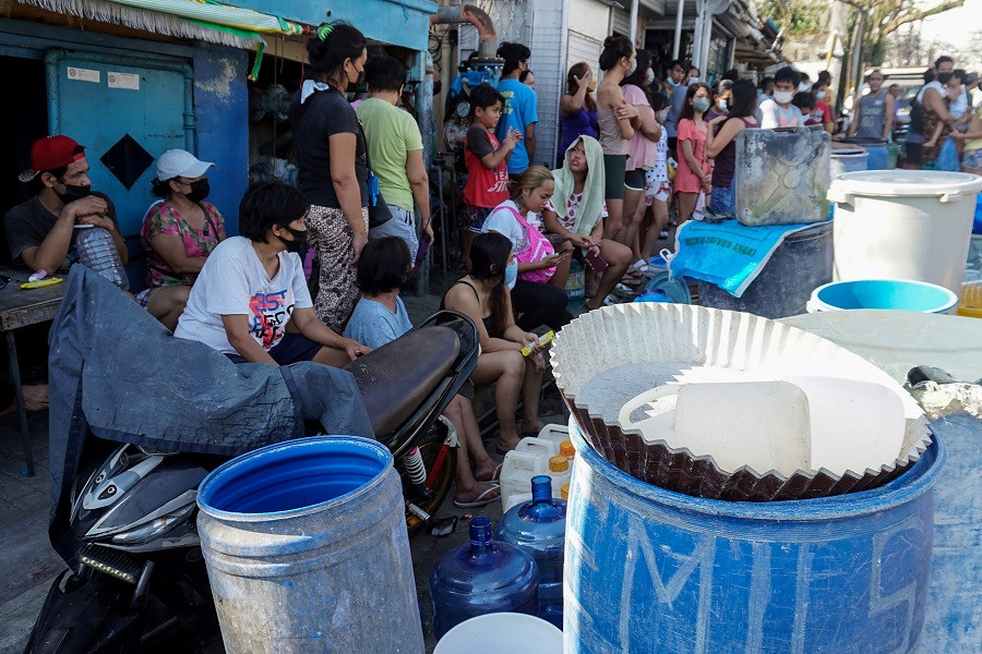 ارتفاع عدد ضحايا إعصار الفلبين إلى 208 قتلى.. وفرق الإغاثة تقدم مساعدات للمتضررين