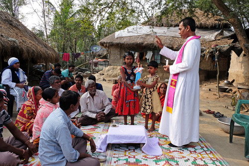 «الغارديان»: جماعات هندوسية تستهدف الأقلية المسيحية في عيد الميلاد