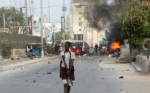 إصابة المتحدث باسم الحكومة الصومالية إثر تفجير انتحاري ونقله للمستشفى