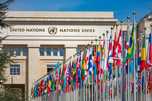 الأمم المتحدة تحذر من استغلال جائحة كورونا لتقويض حقوق الإنسان وتقليص الحريات