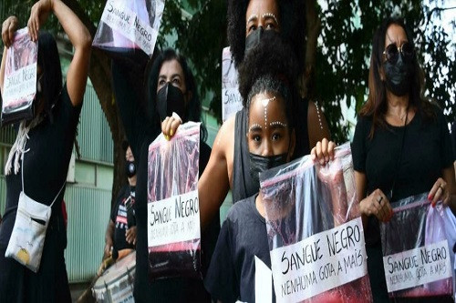 متظاهرون يطالبون بالعدالة لمهاجر كونغولي تعرض للضرب حتى الموت في البرازيل