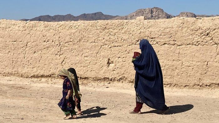 وفاة امرأة أفغانية كل ساعتين بسبب مضاعفات الولادة والحمل