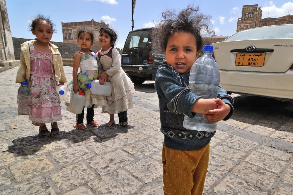 منظمة ميدير: شرب المياه "غير المأمونة" خيار وحيد أمام ملايين اليمنيين