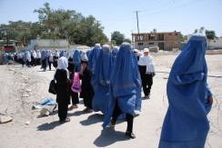 حركة طالبان تأمر بإغلاق مدارس الفتيات الثانوية بعد فتحها لساعات