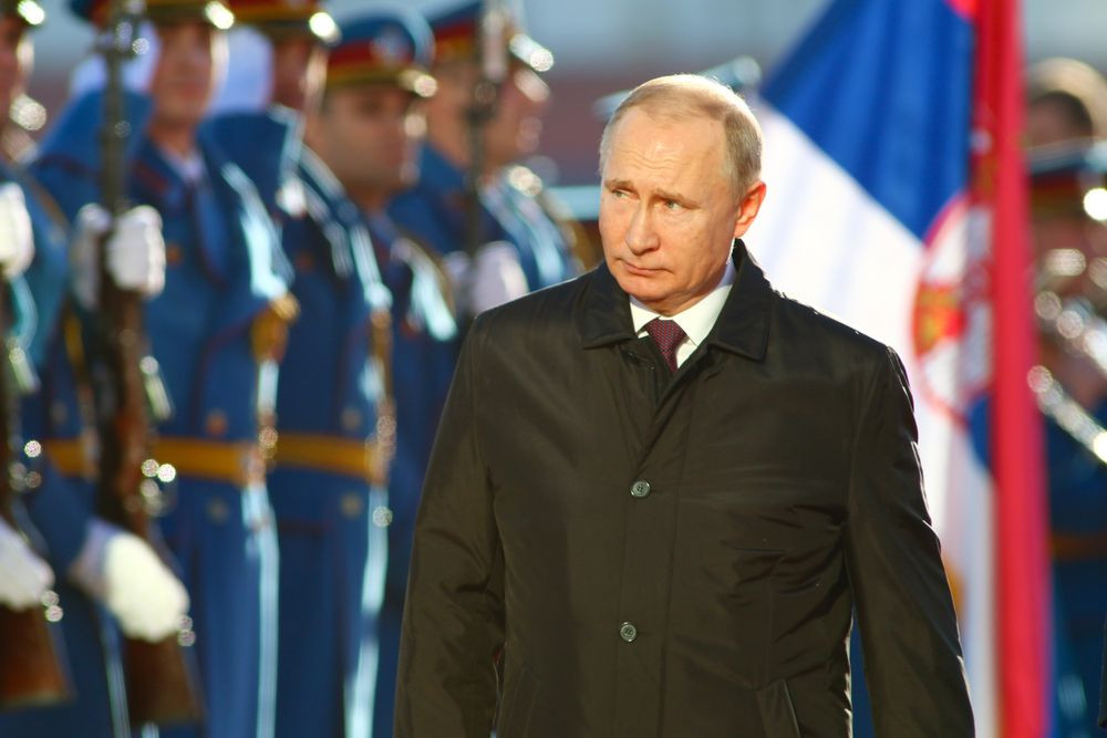 بوتين يوقع قانوناً يجرّم نشر المعلومات الكاذبة عن أجهزة السلطة الروسية