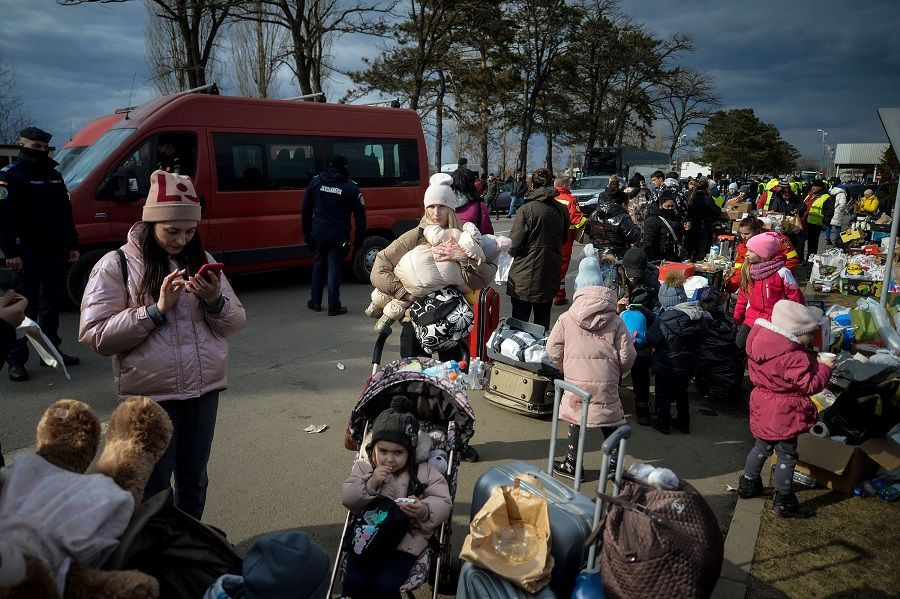 إجلاء أكثر من 700 ألف شخص من شرق أوكرانيا إلى روسيا
