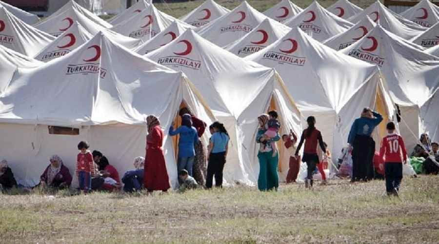 سياسيون: تركيا تسعى للتخلص من اللاجئين السوريين للضغط على أوروبا وأردوغان ينفي