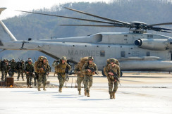 «نيويورك تايمز»: بايدن وافق على خطة لإعادة نشر قوات أمريكية في الصومال
