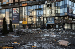حاكم لوغانسك: مقتل 13 مدنياً في قصف على مدينة «سيفيرو دونيتسك»