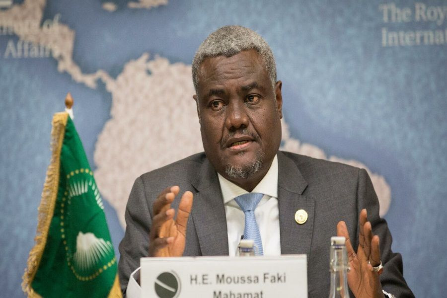 رئيس مفوضية الاتحاد الإفريقي يدين العمليات الإرهابية ضد قوات حفظ السلام بمالي