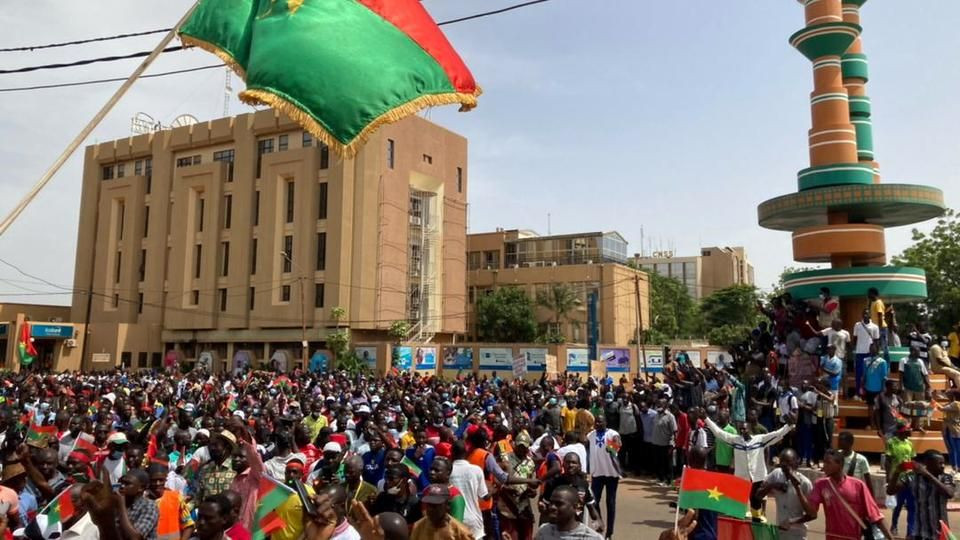 بوركينا فاسو.. احتجاجات شعبية ترفض التخلي عن محافظة يحاصرها إرهابيون