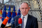 وزير داخلية النمسا: تخفيف الأعباء عن نظام اللجوء يتطلب تكثيف محاربة الاتجار بالبشر