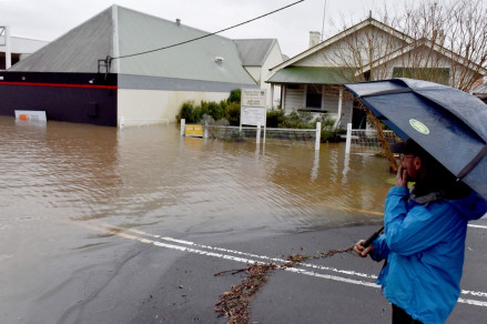 أستراليا.. إجلاء الآلاف للنجاة من فيضانات "تهدد الأرواح"