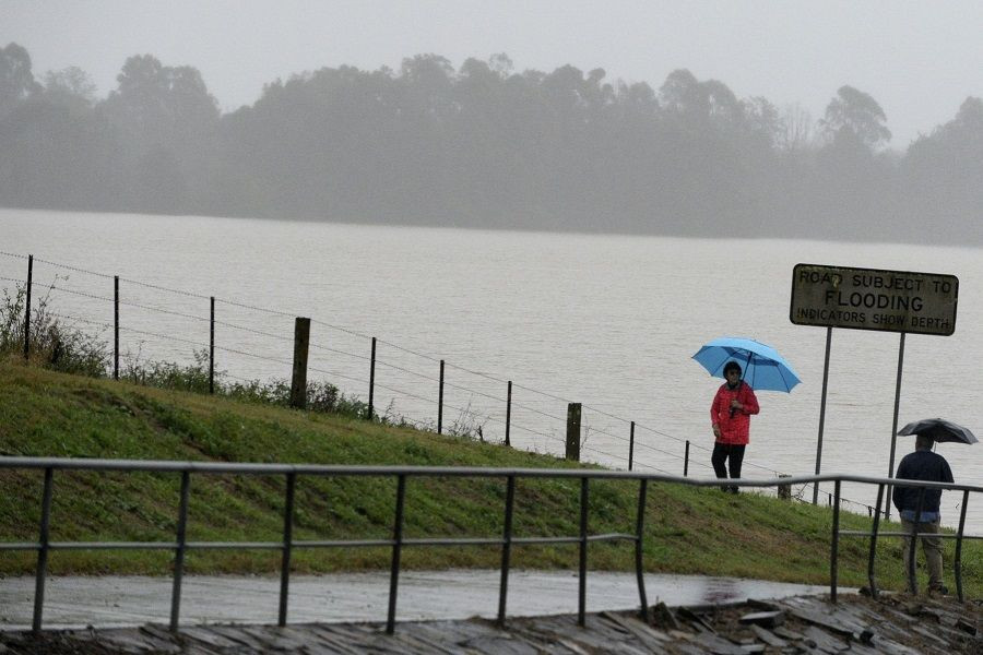 الفيضانات تجبر آلاف الأستراليين على الفرار من بيوتهم والأمطار تتجه شمالاً