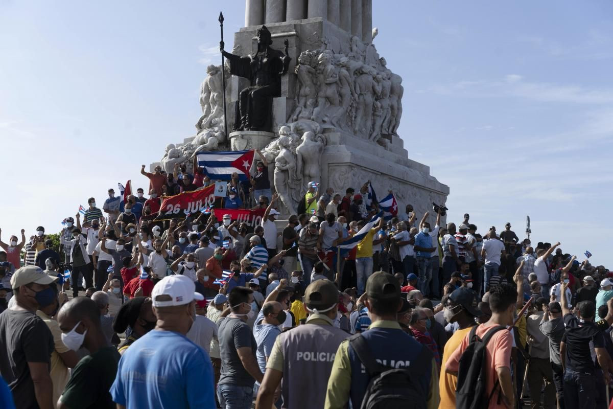 هيومن رايتس تتّهم هافانا بانتهاك حقوق الإنسان خلال قمع تظاهرات للمعارضة