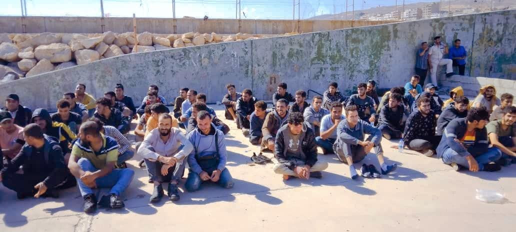 ضبط قارب هجرة غير شرعية يقل 134 مصرياً قبالة سواحل ليبيا
