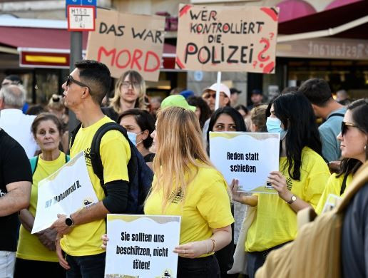 احتجاجات واتهامات بالعنصرية للشرطة الألمانية بعد مقتل مهاجر