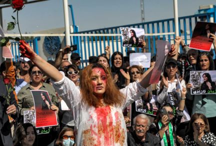 35 قتيلاً ومئات "المعتقلين" في إيران منذ وفاة مهسا أميني
