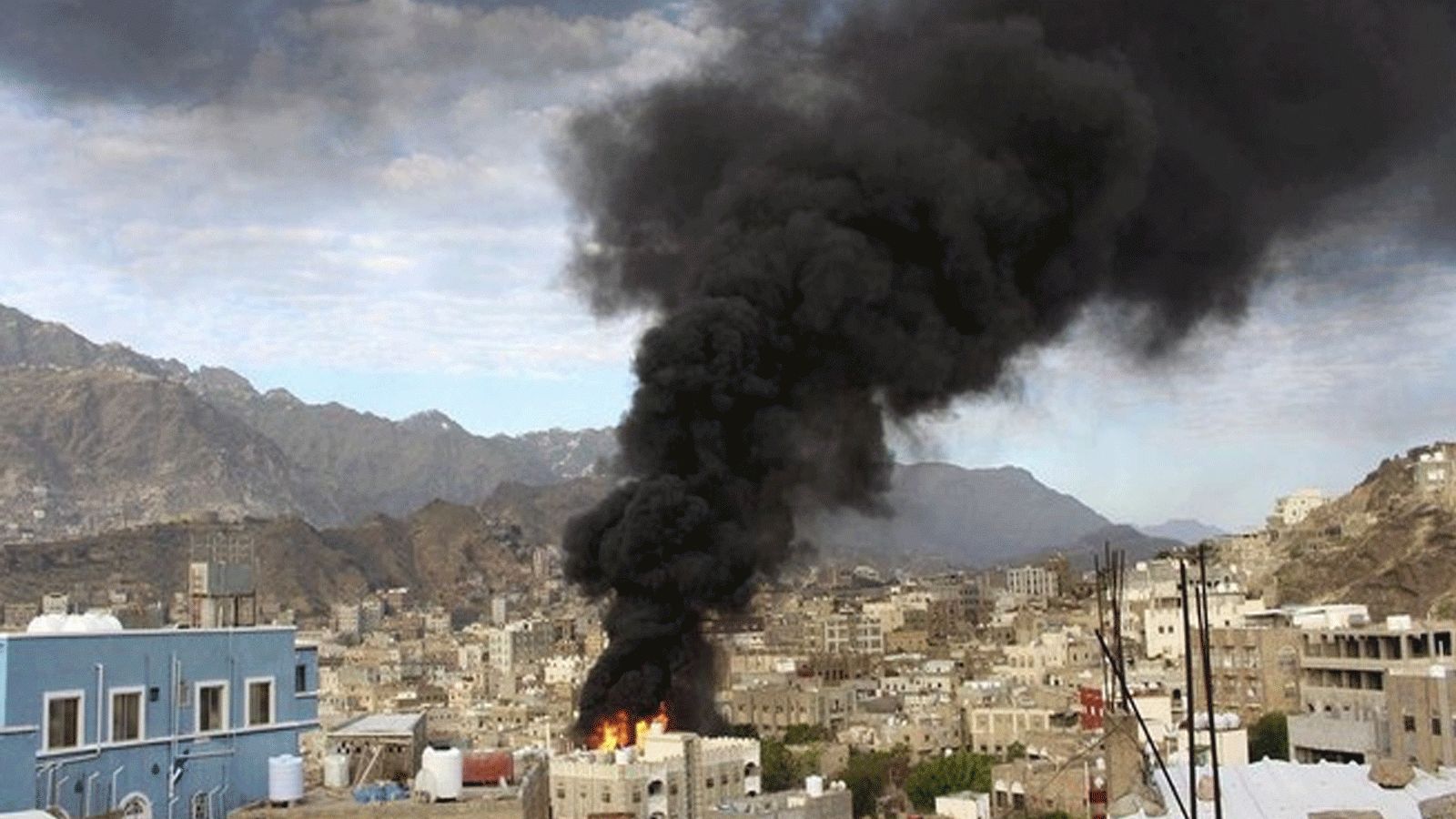 اليمن.. قتلى وجرحى في انفجار مخزن أسلحة بمحافظة مأرب