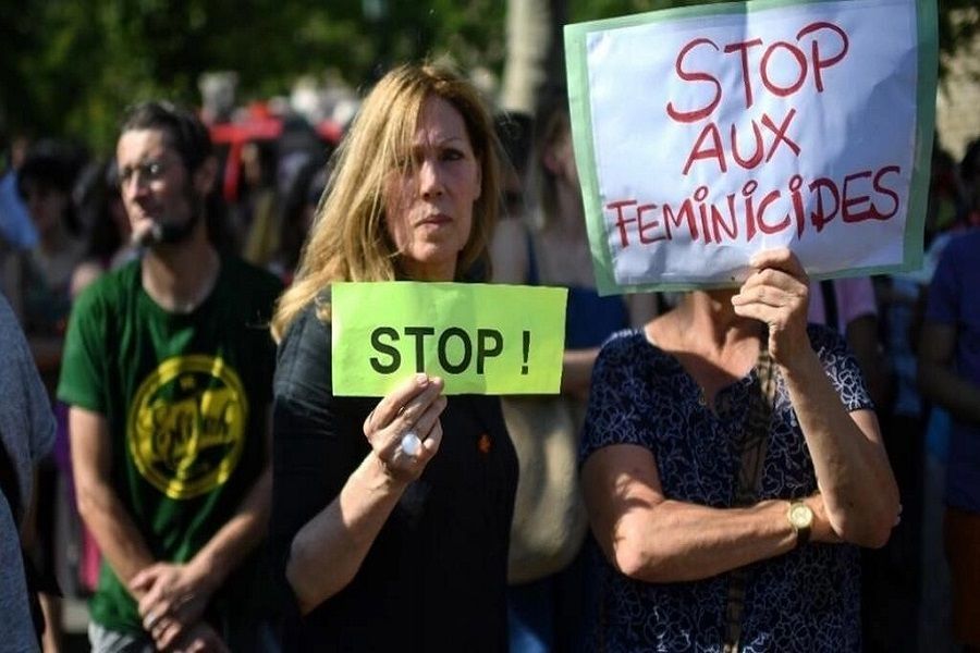 آلاف الأشخاص يتظاهرون في فرنسا تنديداً بالعنف ضد المرأة