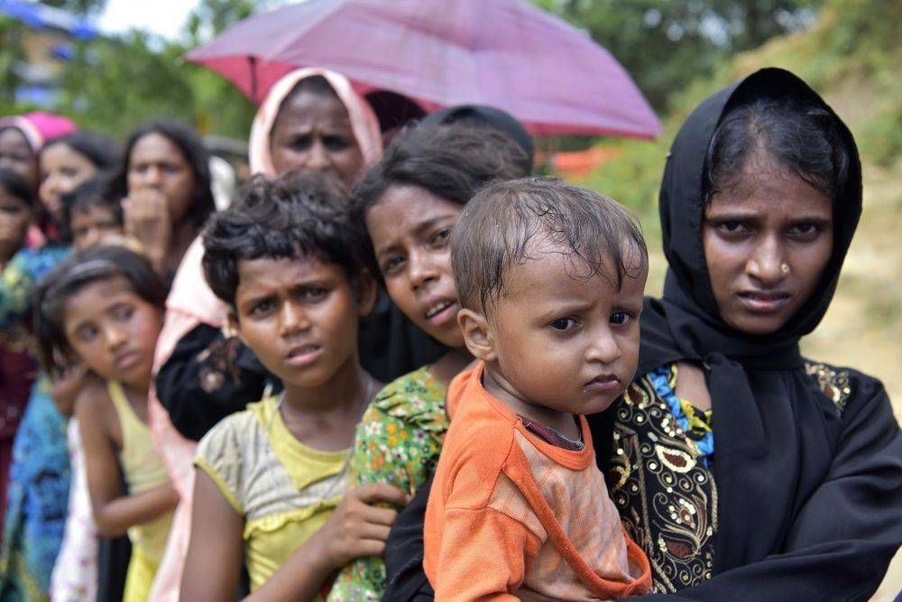 In crowded camps, Rohingya refugees embrace family planning
