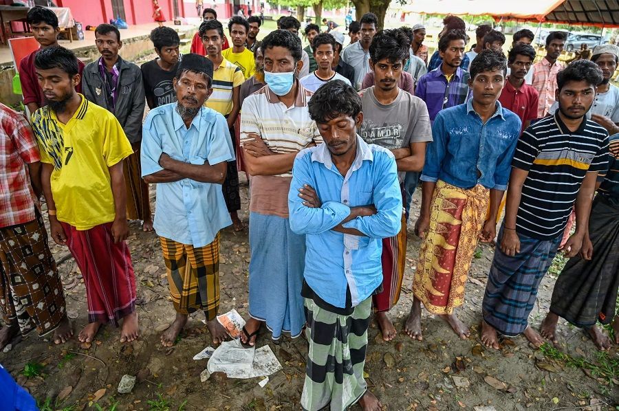 من بنغلاديش إلى إندونيسيا.. عبور مأساوي للاجئين من الروهينغا