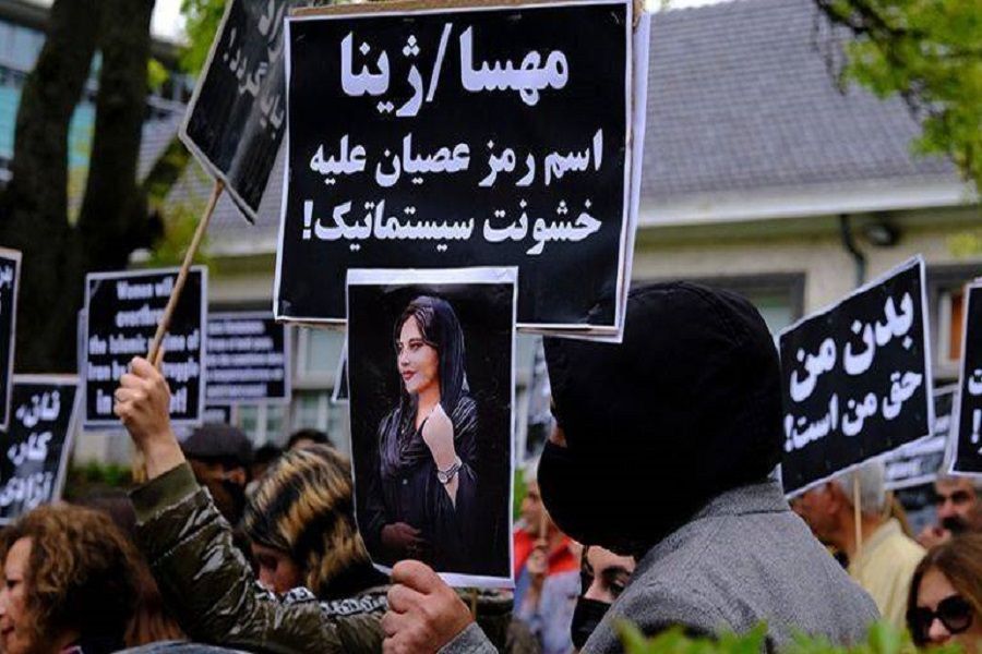 أحكام بسجن 4 أشخاص في إيران حضوا على الإضراب دعماً للاحتجاجات