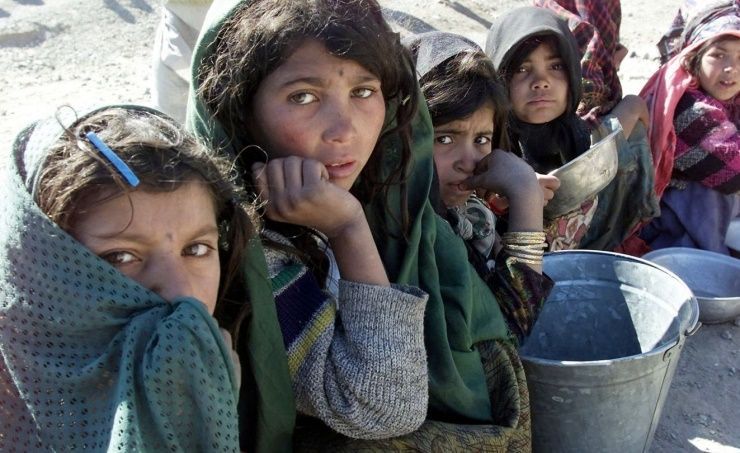 مجموعة الأزمات الدولية: قطع المساعدات عن أفغانستان يفاقم الأزمة