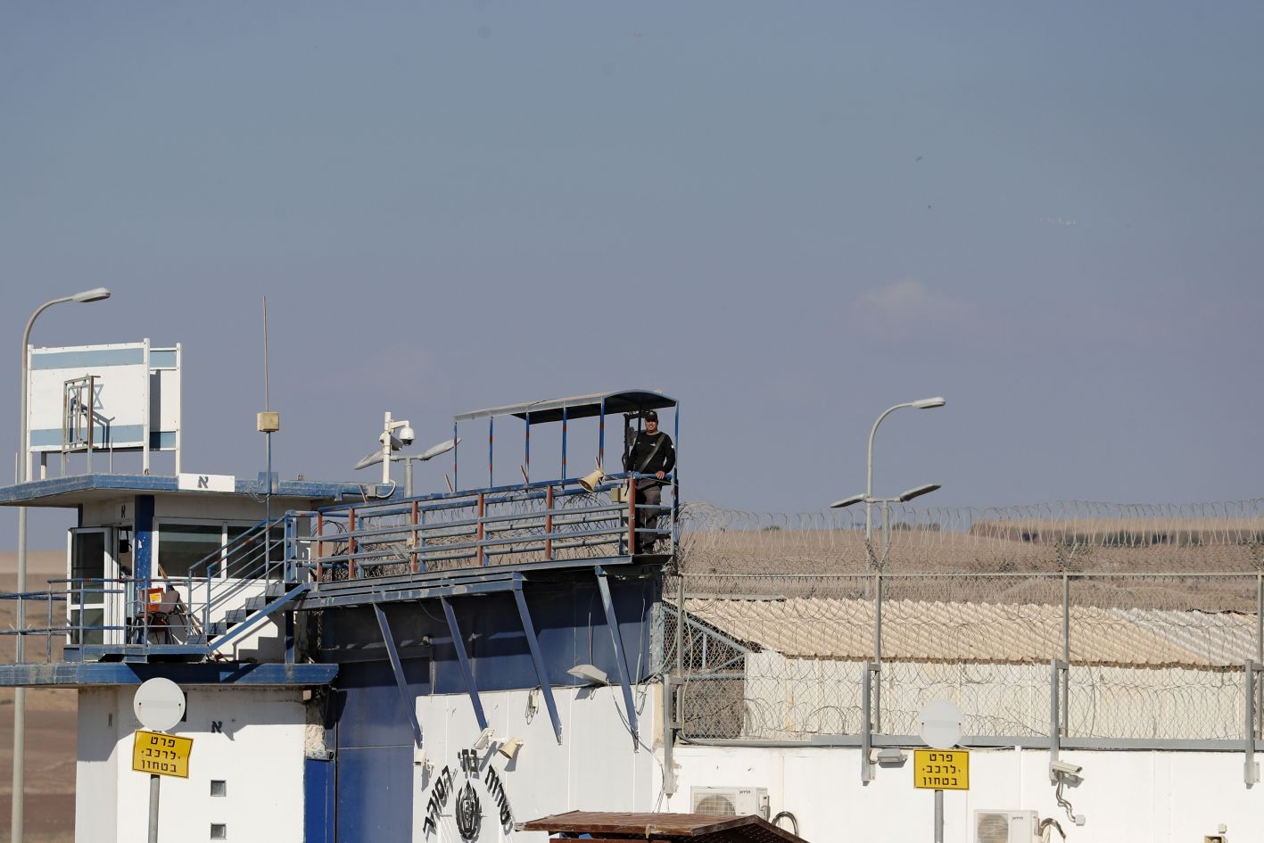 الأسرى الفلسطينيون في سجون إسرائيل يواصلون العصيان لليوم الـ13 على التوالي