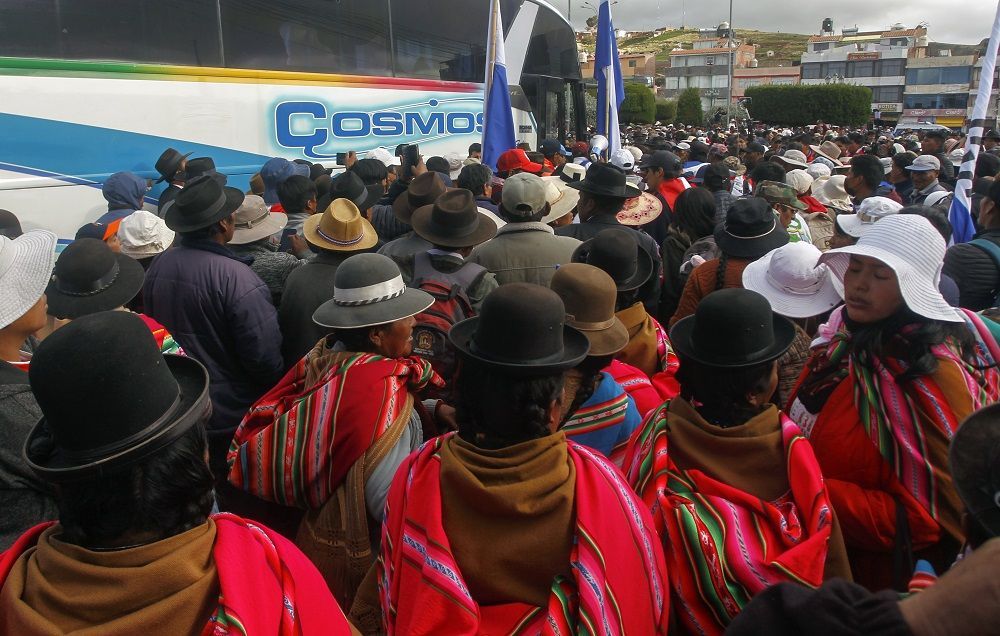 مئات البيروفيين يتجهون إلى ليما لمعاودة التظاهرات