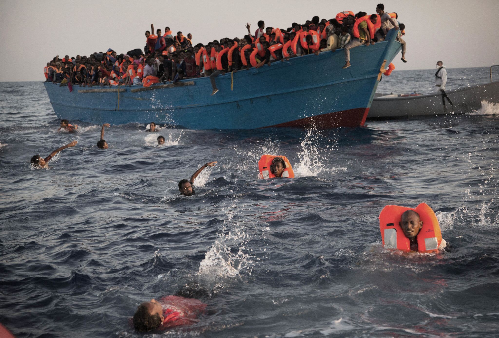 انتشال 29 جثة إثر غرق مراكب مهاجرين قبالة سواحل تونس