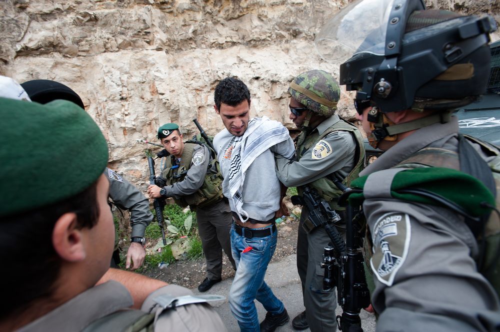 هيئة الأسرى: إسرائيل احتجزت أكثر من 400 مُصلٍ من "الأقصى"