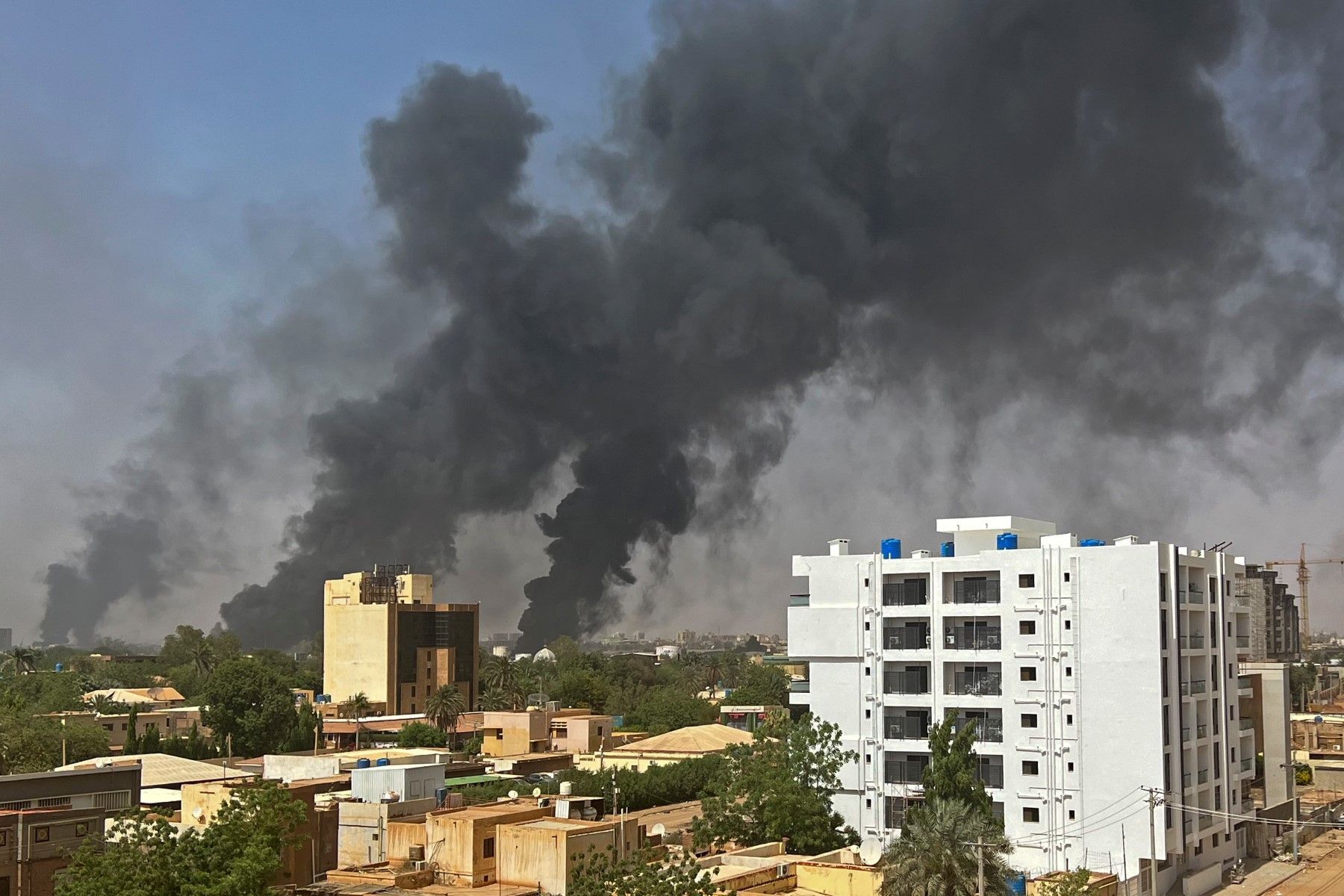 ارتفاع حصيلة ضحايا الاشتباكات في السودان إلى 97 قتيلاً