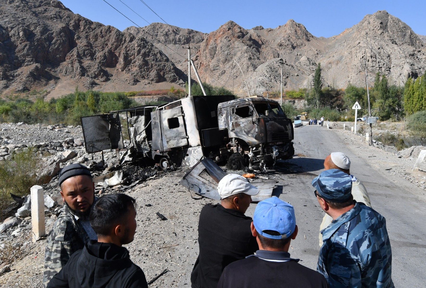 "هيومن رايتس ووتش" تندد بـ"جرائم حرب محتملة" بين قرغيزستان وطاجيكستان