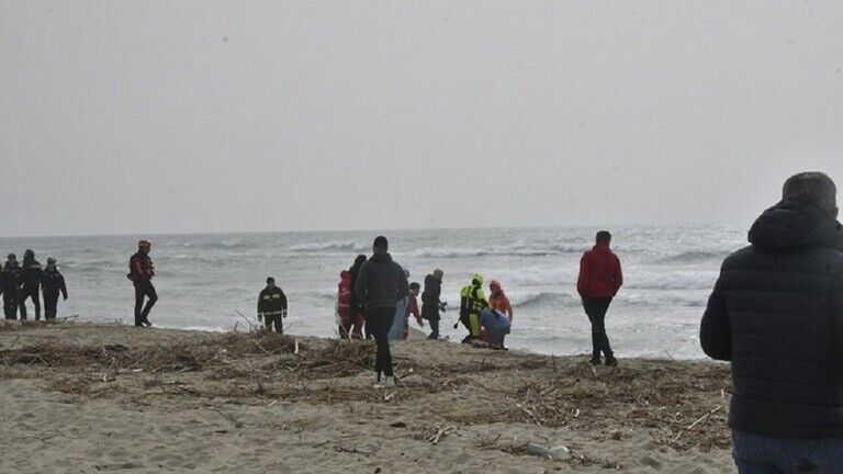 فقدان أثر زورق في البحر المتوسط يقلّ 500 مهاجر بينهم حوامل وأطفال