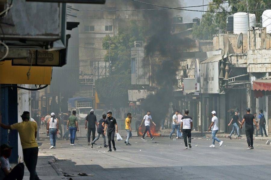 الجيش الإسرائيلي يُفجر منزل أسير فلسطيني في قلب "رام الله"