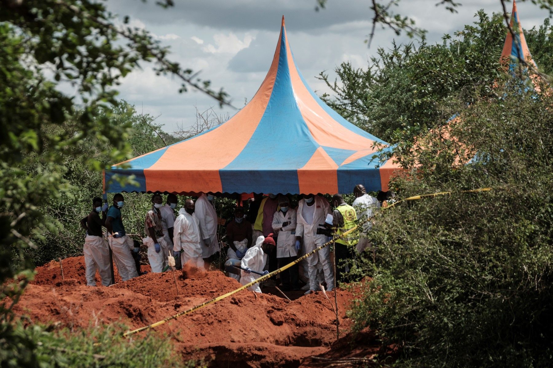 كينيا تحول غابة عُثر فيها على مقابر جماعية إلى مزار وطني