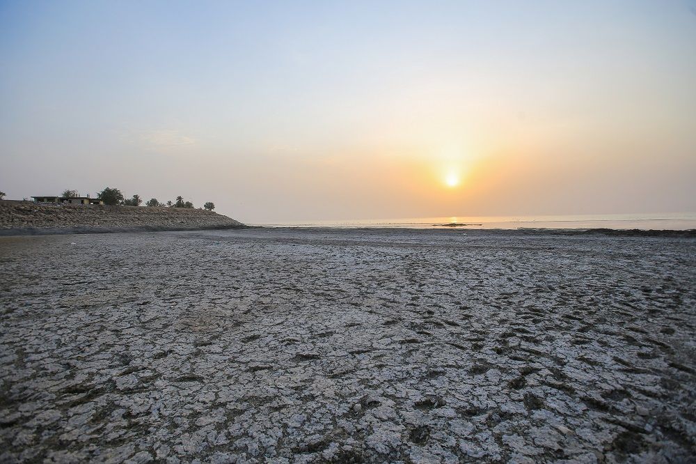 الجفاف يحوّل بحيرة الحبانية العراقية من وجهة سياحية إلى "بركة"