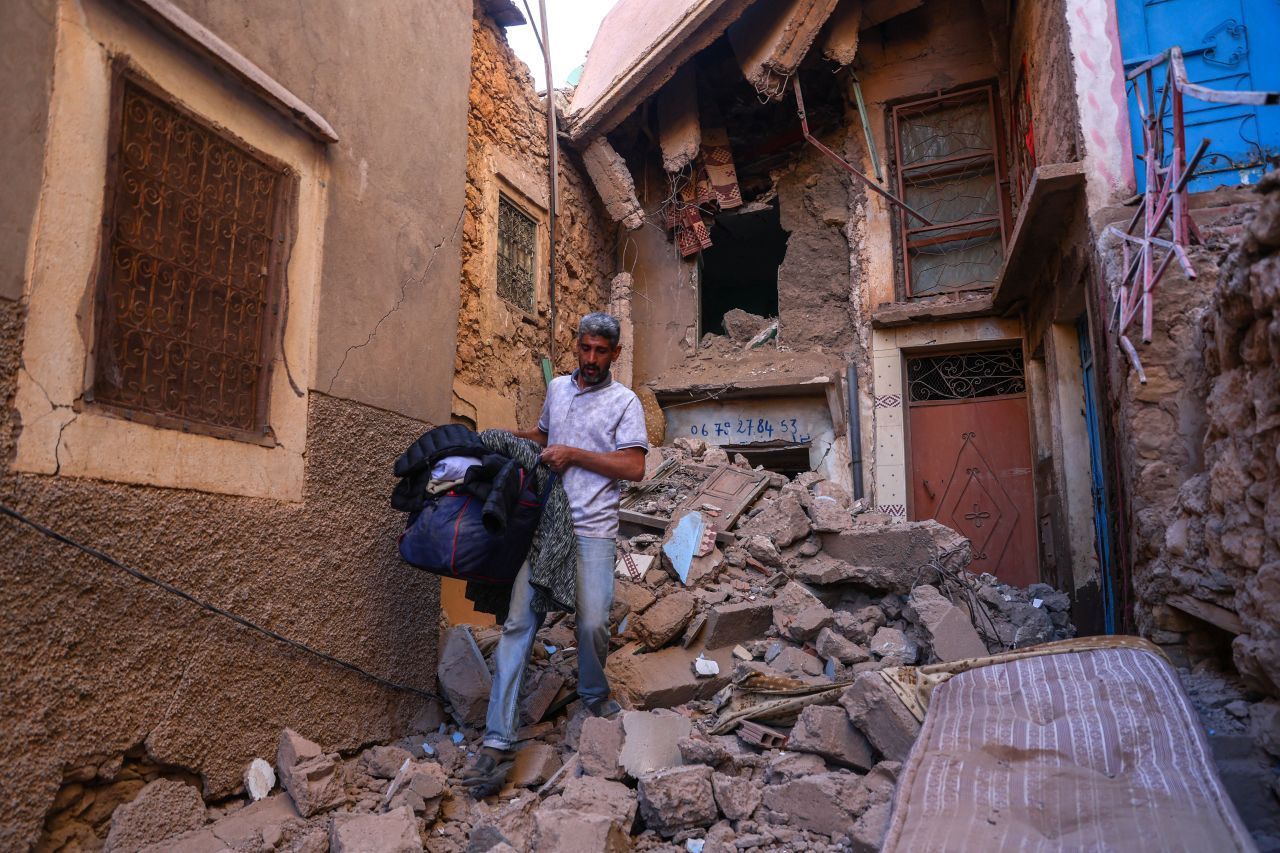 "كأنه يوم القيامة".. روايات مروعة لناجين من زلزال المغرب