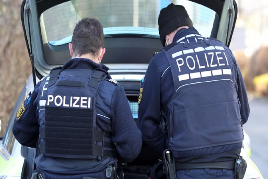 ألمانيا.. الشرطة تداهم منازل بأنحاء البلاد للاشتباه في وجود مهاجرين