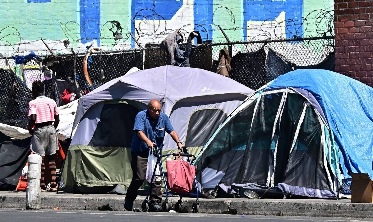 California governor orders homeless encampments dismantled