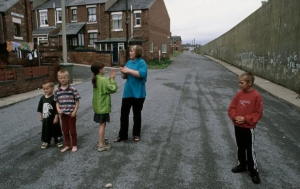 1.6 مليون طفل متضرر.. أكثر من 100 منظمة بريطانية تطالب بإلغاء "سقف إعانة الطفلين"