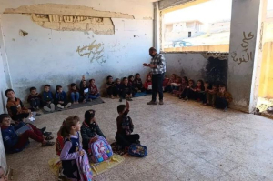 مدارس مدمرة وأطفال في العراء.. أزمة التعليم في سوريا تتفاقم مع الطقس القاسي وغياب الاستجابة