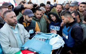 غزة تفقد شهودها.. استشهاد أكثر من 60 صحفياً منذ بداية 2025