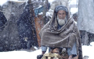 أطفال ونساء في خطر.. نقص الغذاء والموارد يفاقم الأزمات في أفغانستان