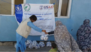 تداعيات العجز المالي.. تسريح موظفات برنامج الأغذية يهدد أطفال وأمهات أفغانستان