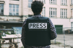 مشروع قانون أيرلندي يثير مخاوف حقوقية حول حماية الصحفيين