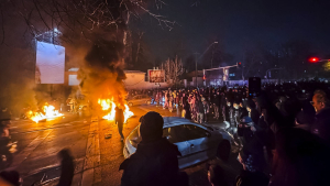 المرأة في صدارة المواجهة.. المنصة الديمقراطية العابرة للحدود تدعم احتجاجات إيران